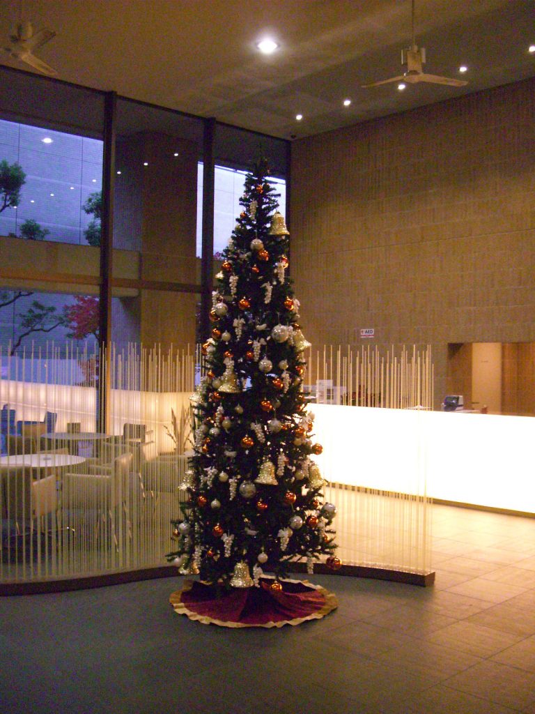 大型 3ｍ のクリスマスツリーのレンタル 豊中市 大阪 京都の観葉植物レンタル Com